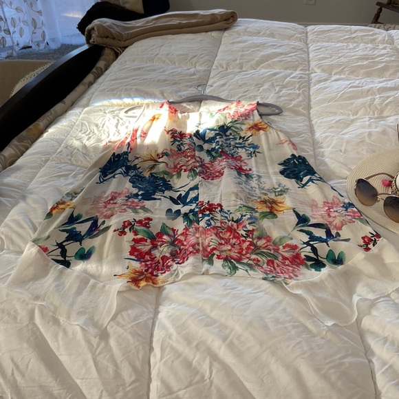 Beautiful Karen Kane summery top - size large. - Picture 3 of 3